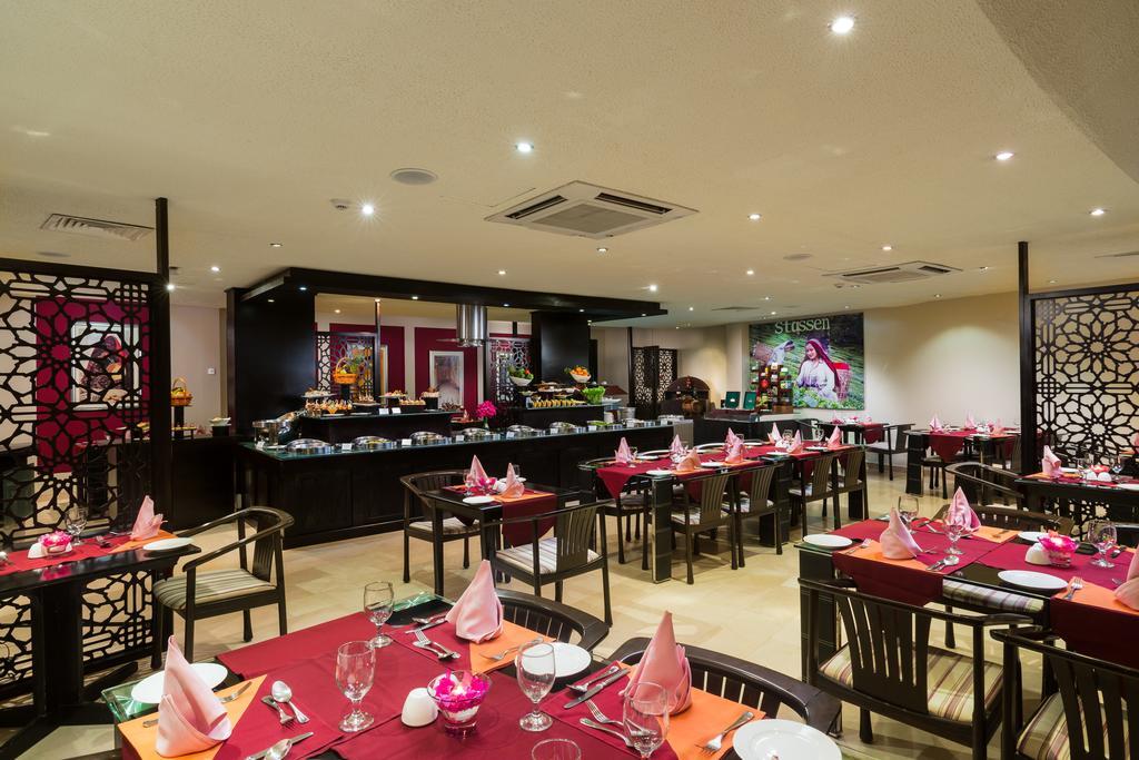 Al Wadi Hotel Sohar Esterno foto